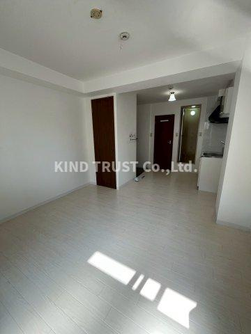 ロイヤルハイツ別所のロビー|ゆとりのあるロビーです