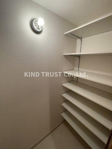 ローレルタワー梅田の収納|便利な収納スペースです