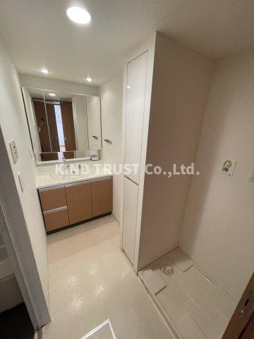 ローレルタワー梅田の洗面所|忙しい朝には欠かせない洗面所です