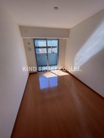 ローレルタワー梅田の居間・リビング|ゆったりとした居間です