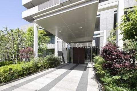 ローレルタワー梅田のエントランス|清潔なエントランスです