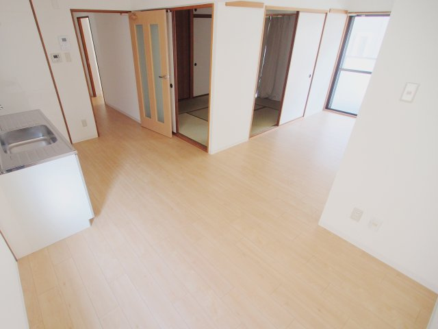 安芸郡海田町南幸町の賃貸マンションの居間・リビング