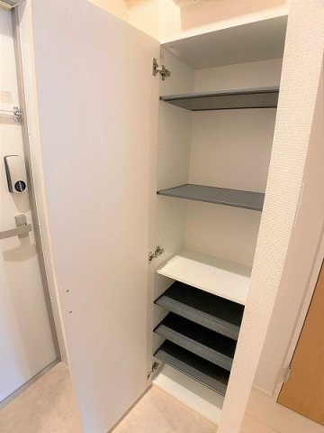 クレイノ拾五の内装|明るい色調の室内です