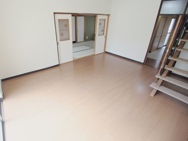 矢野東5丁目戸建の居間・リビング