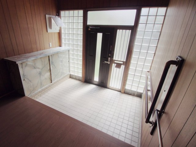 矢野東5丁目戸建の玄関