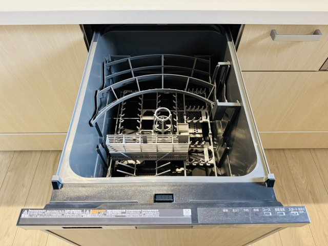 八王子市　椚田町　新築一戸建て　４期のキッチン|～食洗機付き　食事後の食器洗いはお任せ、家族でゆっくりとくつろげます～