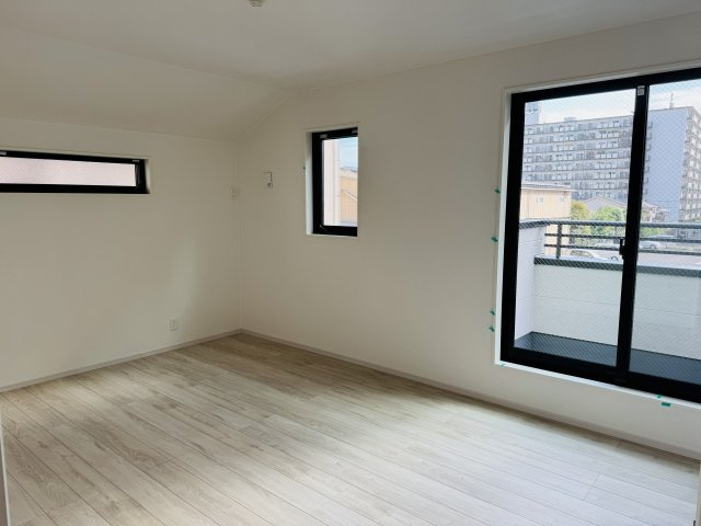 八王子市　椚田町　新築一戸建て　４期の寝室|～2階8.7帖の主寝室　ベッドなど大型家具のレイアウトもしやすい広さです～