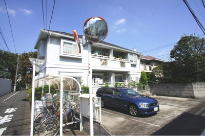 【駐車場】 | メゾンリュミエール | 敷地内に無料駐輪場があります