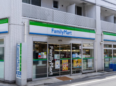 【周辺】 | メゾンリュミエール | ファミリーマート 丸萬千川駅前店まで442ｍ