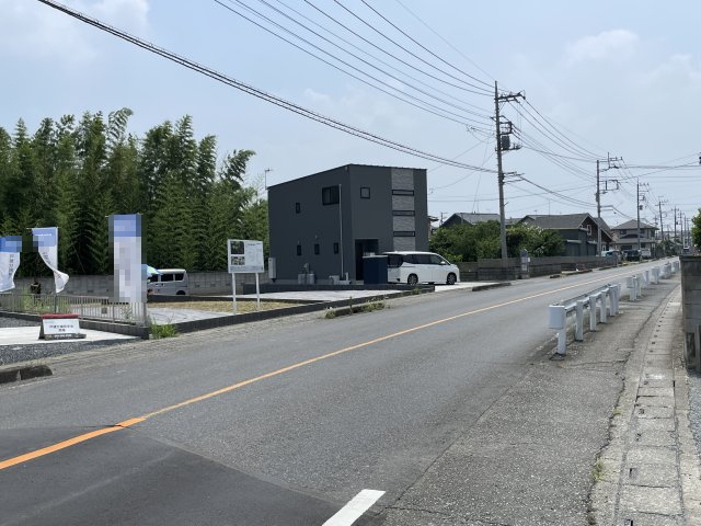 【前面道路含む現地写真】 | 本庄市見福４丁目　フルクラシル　新築戸建　全1棟　1号棟