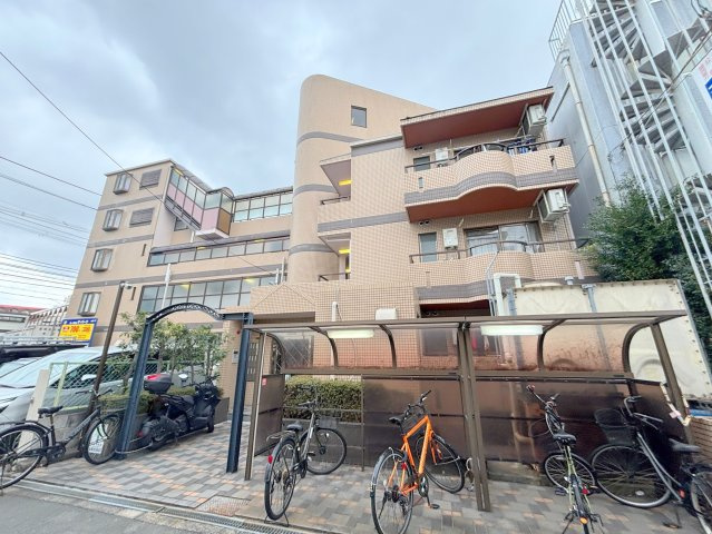 第2クリスタルハイツの外観