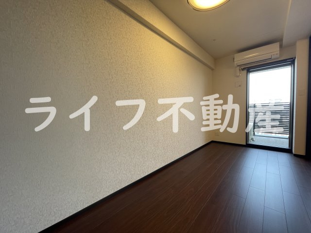 プレジオ永和ASIANの寝室|広くて明るい寝室