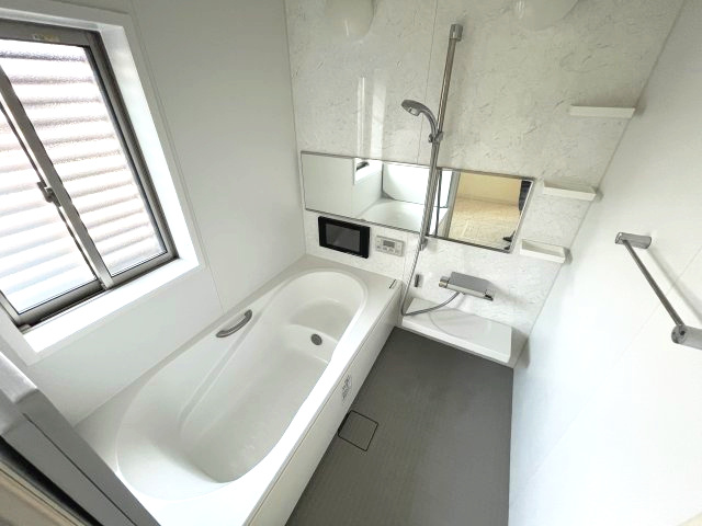 小手指南6丁目のキッチン|対面キッチンのため、ご家族様とのコミュニケーションも取りやすく会話も弾みます♪