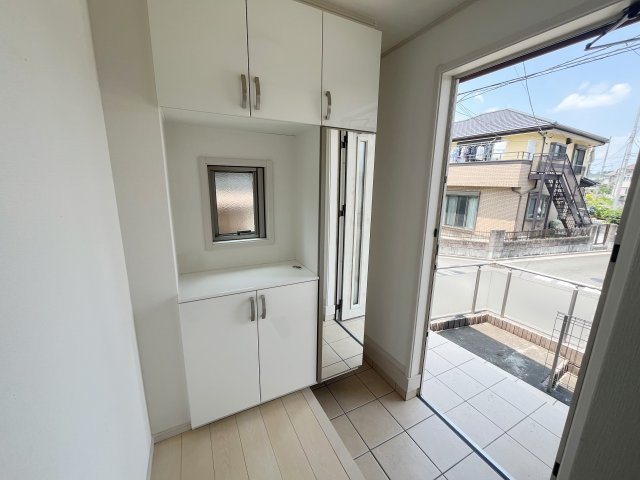 小手指南6丁目のトイレ|ゆったりとしたトイレなので座ったときの圧迫感がなく、心地よく落ち着ける空間になっています♪