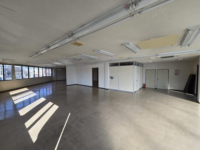 サンライズビル萩園　２階