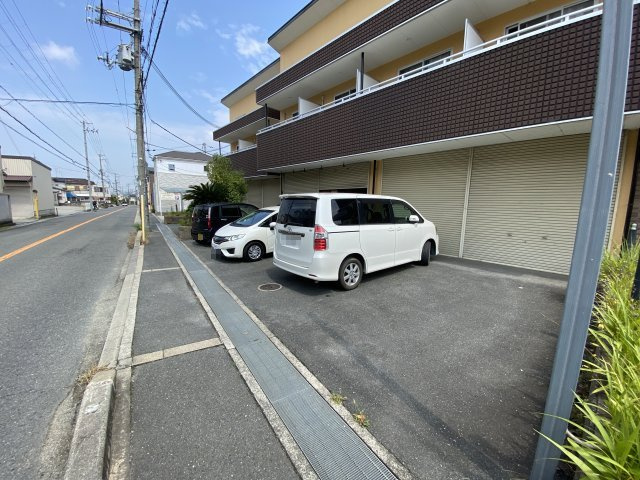 ハイツセントエルモの駐車場