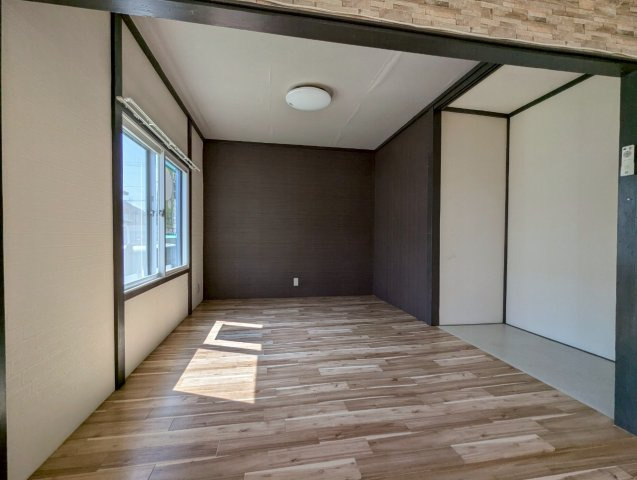 シャルロット愛国の居間・リビング