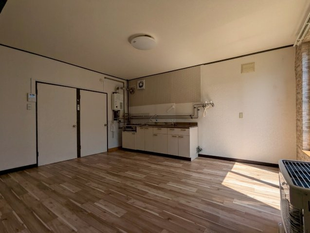 シャルロット愛国の居間・リビング