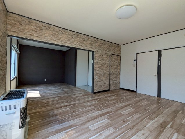 シャルロット愛国の内装