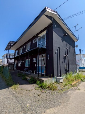 シャルロット愛国の外観