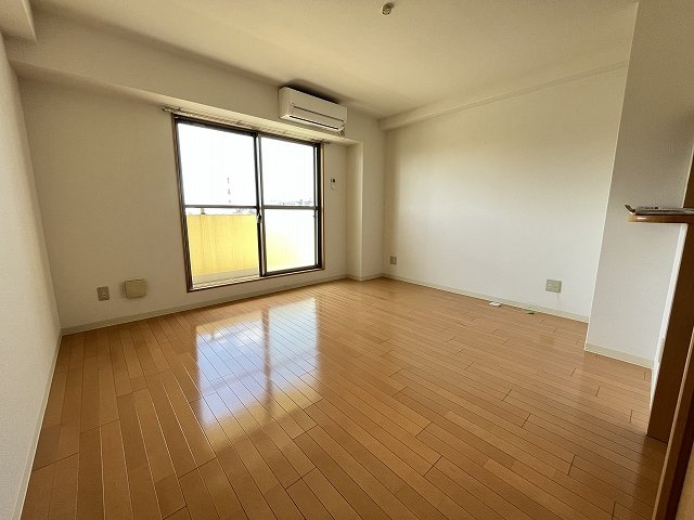 こちらの居間で趣味の時間をお楽しみください