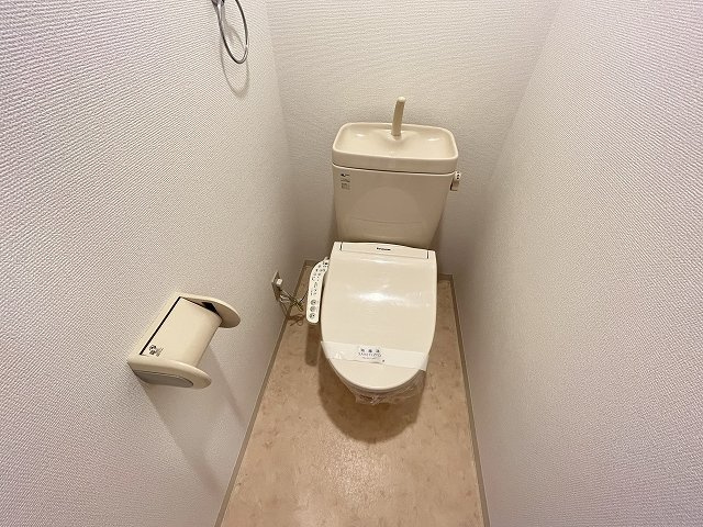 清潔感のあるトイレです