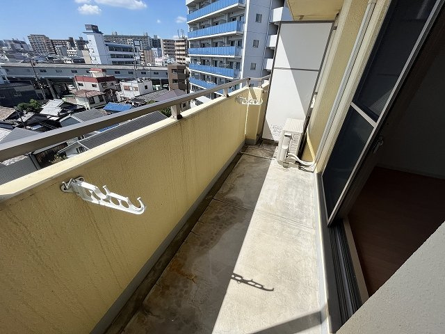 お洗濯にも便利なバルコニー付き
