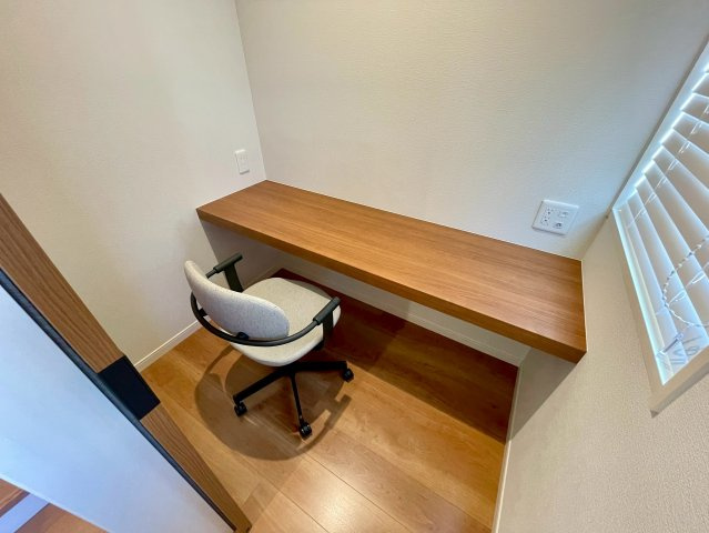 大明丘三丁目戸建ての洋室