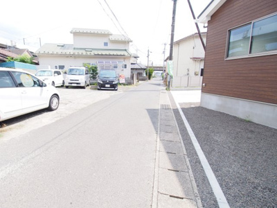 【前面道路含む現地写真】 | QUADRIFOGLIO　方木田３期　１号棟