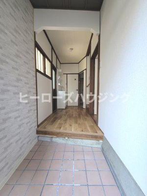 【玄関】 | 柴原町5丁目貸家