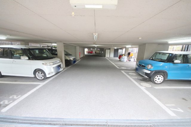 グリーンフィールド平城山の駐車場