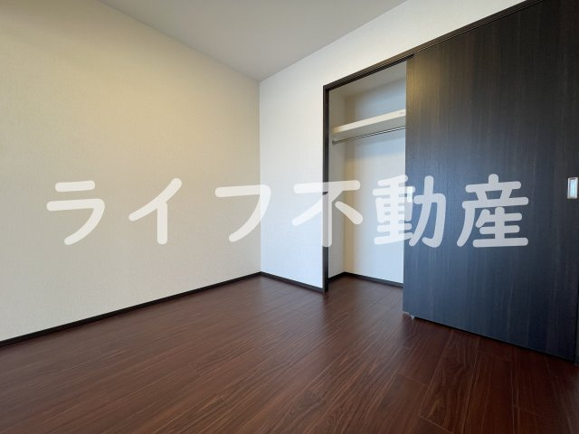 プレジオ永和ASIANの寝室|開放的な寝室です