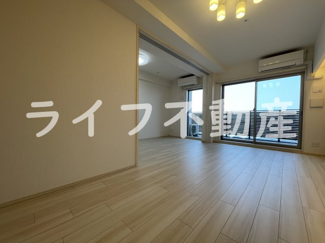 プレジオ永和ASIANの居間・リビング|ゆったりとした居間です