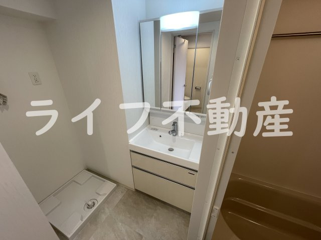 プレジオ永和ASIANの独立洗面台|独立洗面台あり、毎朝おしゃれに忙しい女性の方におすすめです
