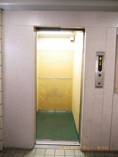 【その他共用部分】 | 勿論エレベーターが備え付けられています。