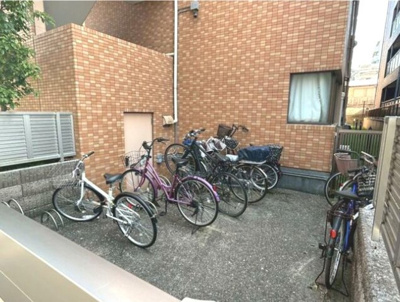 【駐車場】 | サンビューハイツ | 敷地内に自転車置き場があります