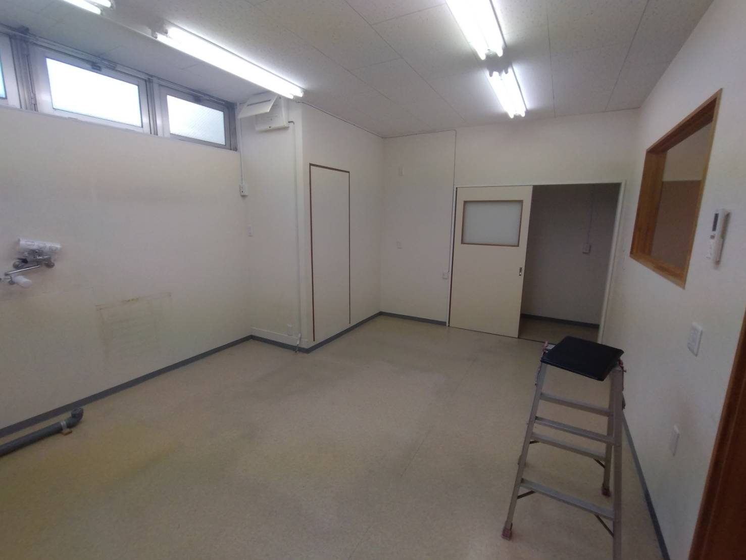 菱池地蔵堂 店舗の居間・リビング