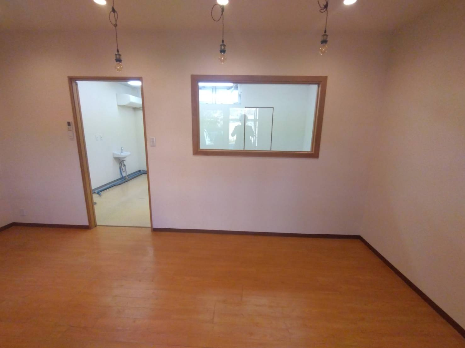 菱池地蔵堂 店舗の居間・リビング