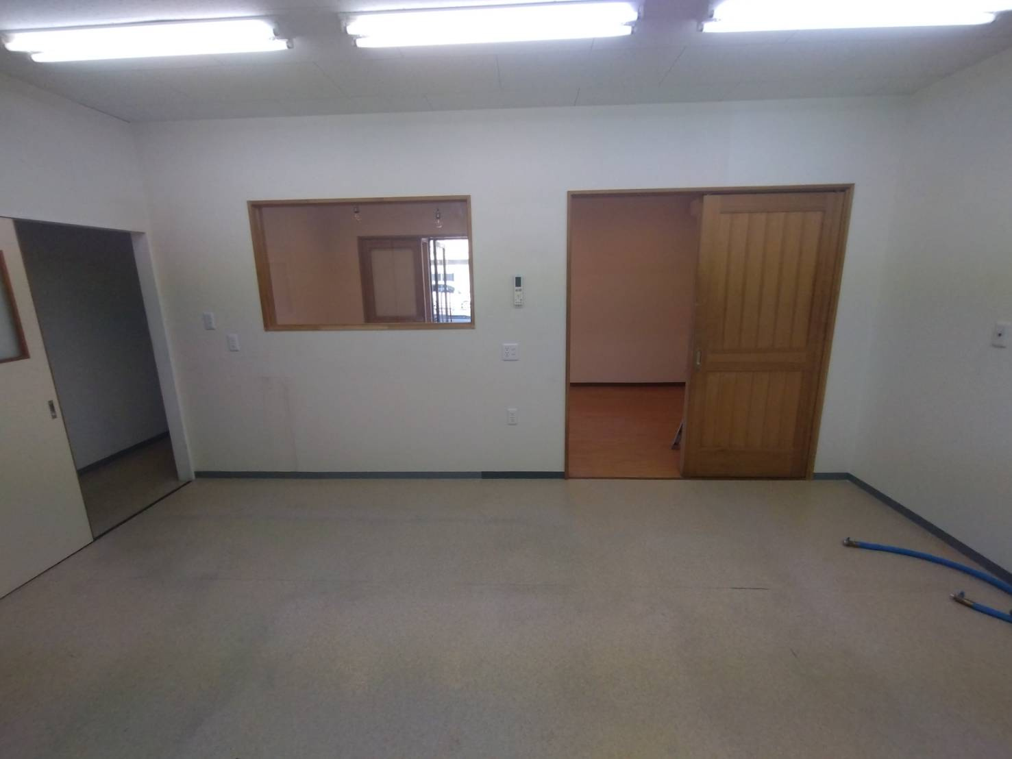 菱池地蔵堂 店舗の居間・リビング