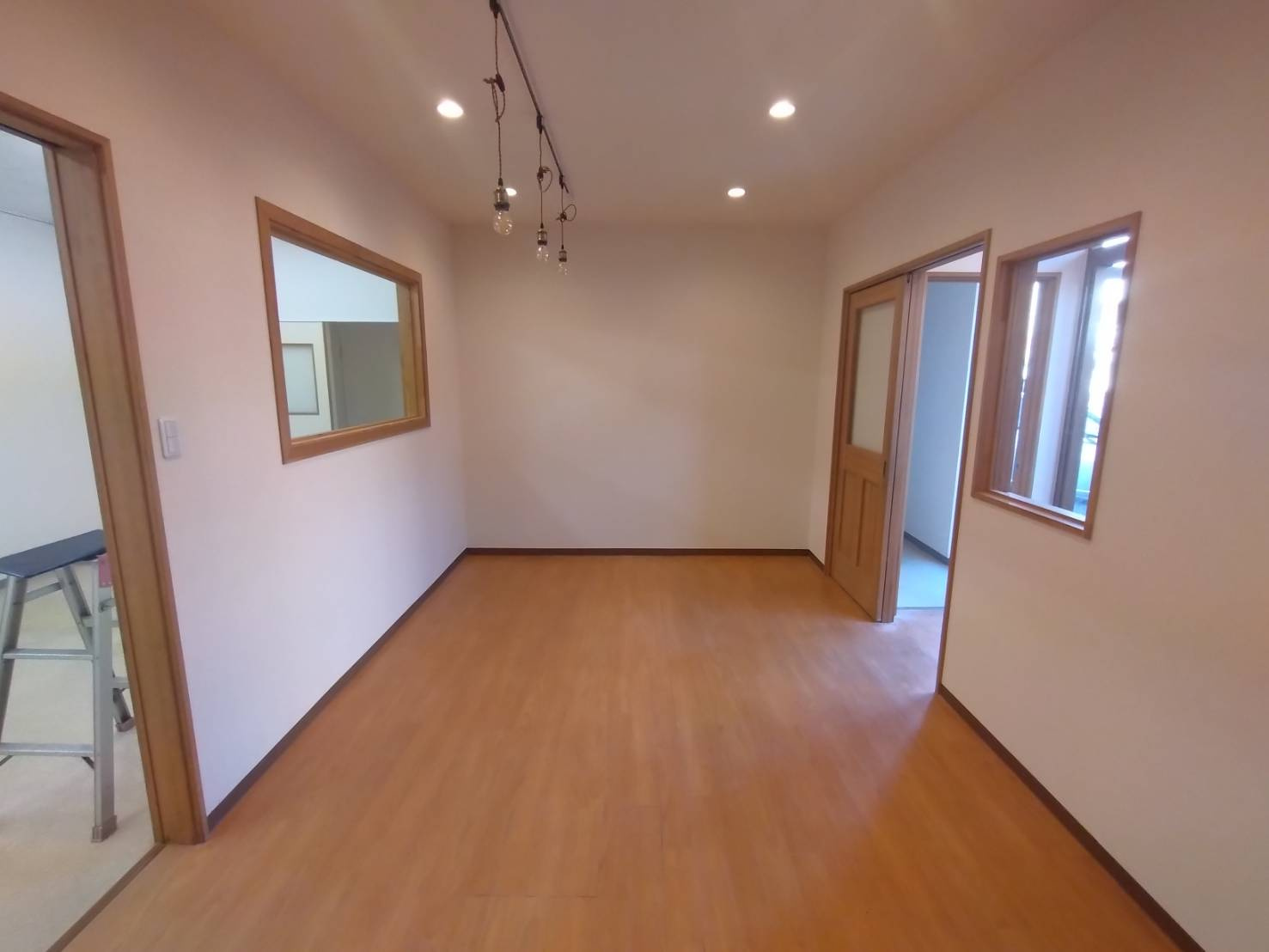 菱池地蔵堂 店舗の居間・リビング