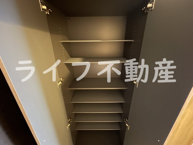 プレジオ永和ASIANの収納|こまごまとしたものを収納できそうですね