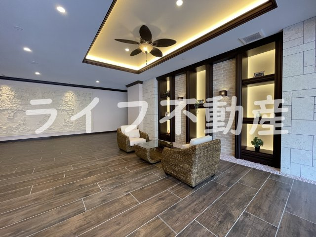 プレジオ永和ASIANのエントランス|建物の内部です