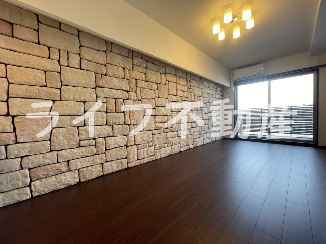 プレジオ永和ASIANの居間・リビング