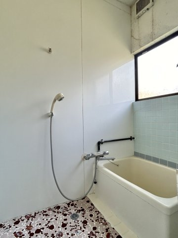 熊本市南区野田２丁目　戸建ての浴室