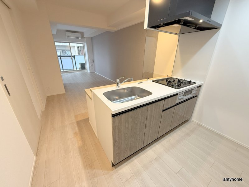 スプランディッド上本町WESTⅡ　仲介手数料無料の居間・リビング