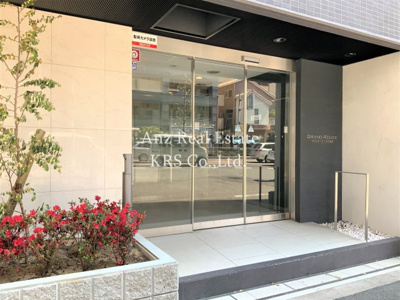 【エントランス】 | グランルージュ中之島南 | 木花のある綺麗なエントランスです♪