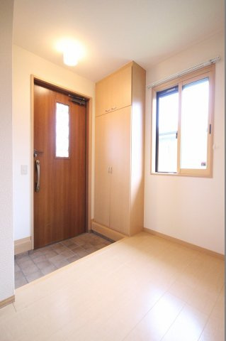 梅田様戸建の玄関|※お部屋により仕様が異なる場合があります※