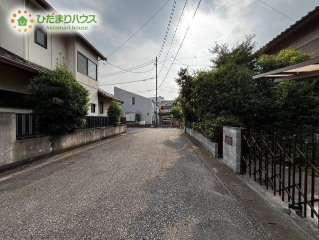 熊谷市末広2丁目　売地の前面道路含む現地写真