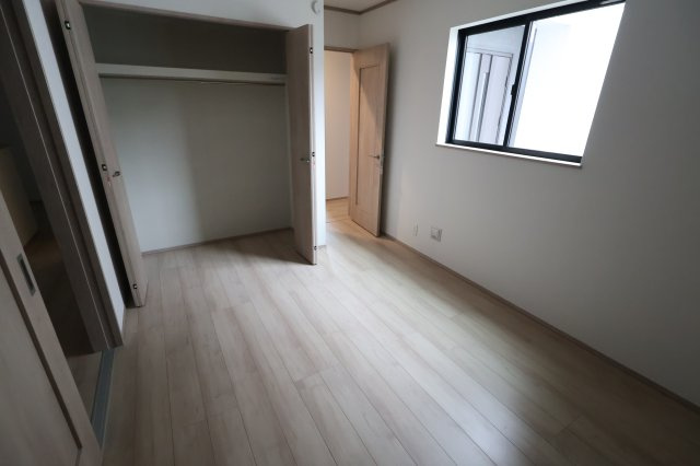 《仲介手数料無料》西区大字指扇775-2新築一戸建てハートフルタウンの洋室