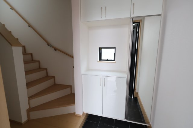 《仲介手数料無料》西区大字指扇775-2新築一戸建てハートフルタウンの玄関